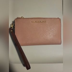 Michael Kors wallet/wristlet - pink